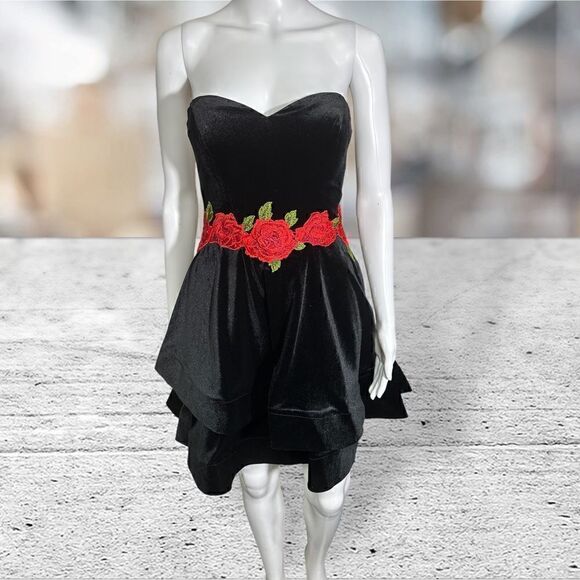 B. Darlin Black Velvet Rose Embroidered Waist Strapless Mini Dress - Picture 4 of 8